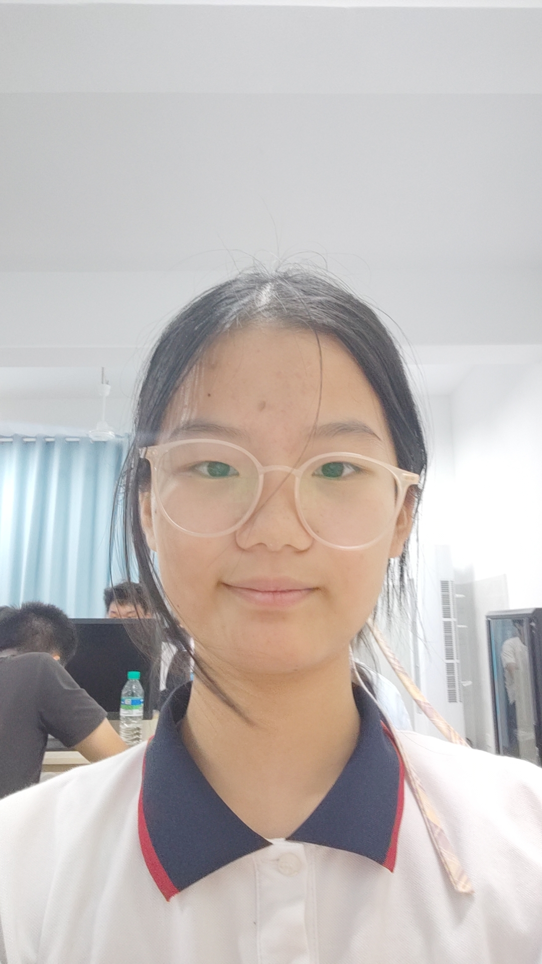 周馨雅